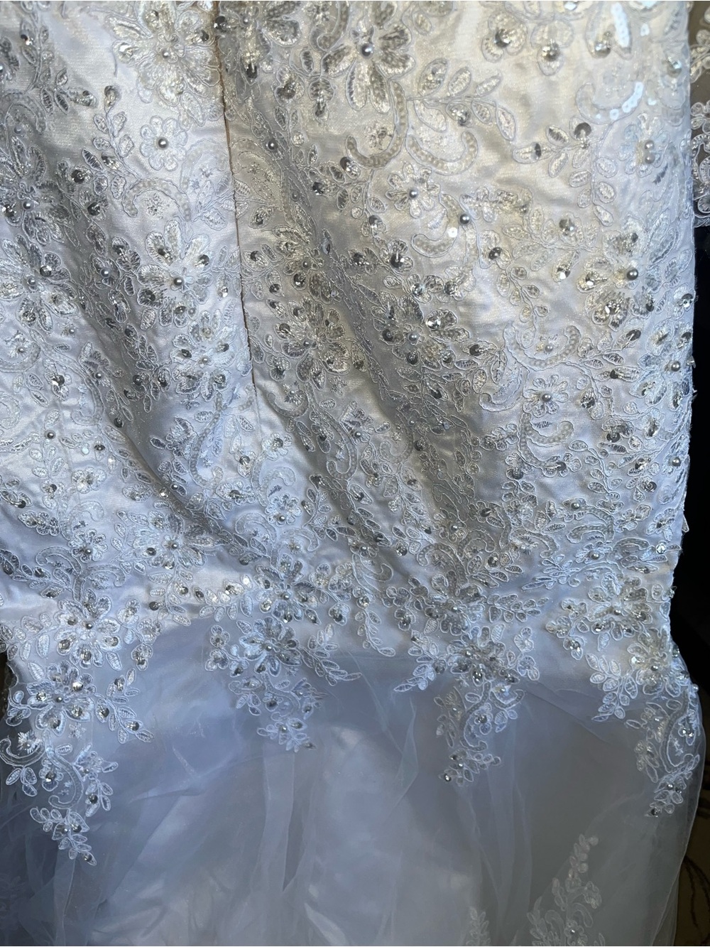 Breathtaking White Beaded Lace Wedding Dress - Beautiful - Picture 12 of 13